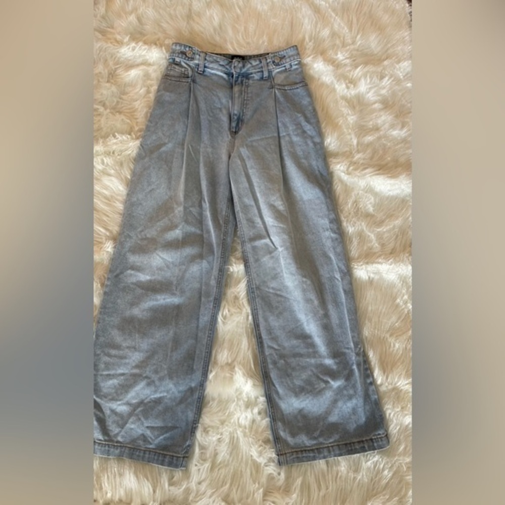 BDG Urban Outfitters High Rise Cropped Wide Leg Light Wash Jeans Size 25